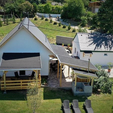 Borkuti Panzio Es Apartman Balatonszárszó Εξωτερικό φωτογραφία